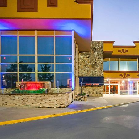 Clarion Inn & Suites University Center Auburn Extérieur photo